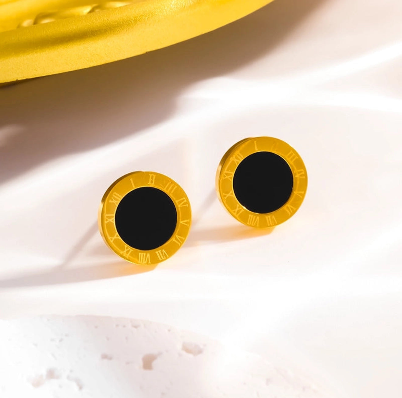 Eterna Roman Stud Earrings