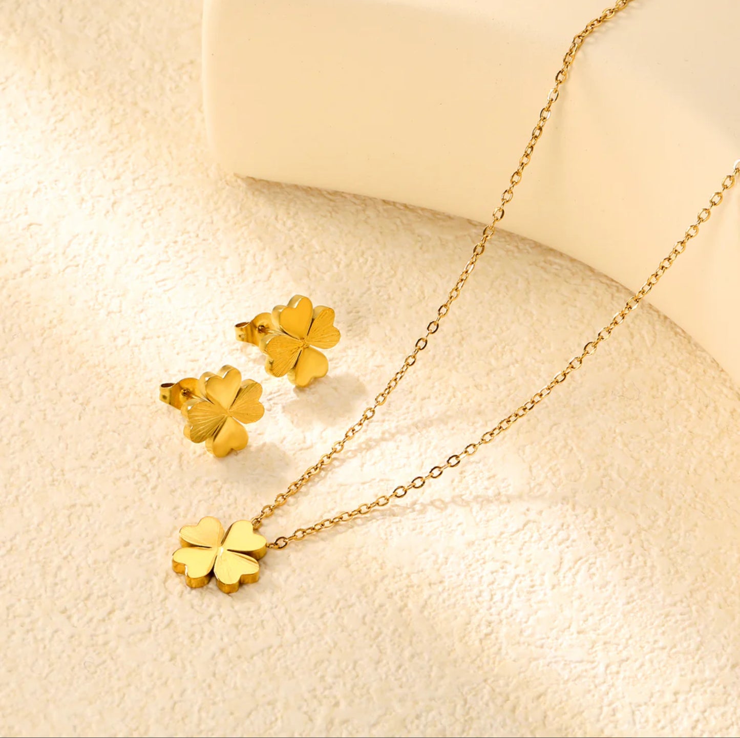 Inaya's Hearts of Clover