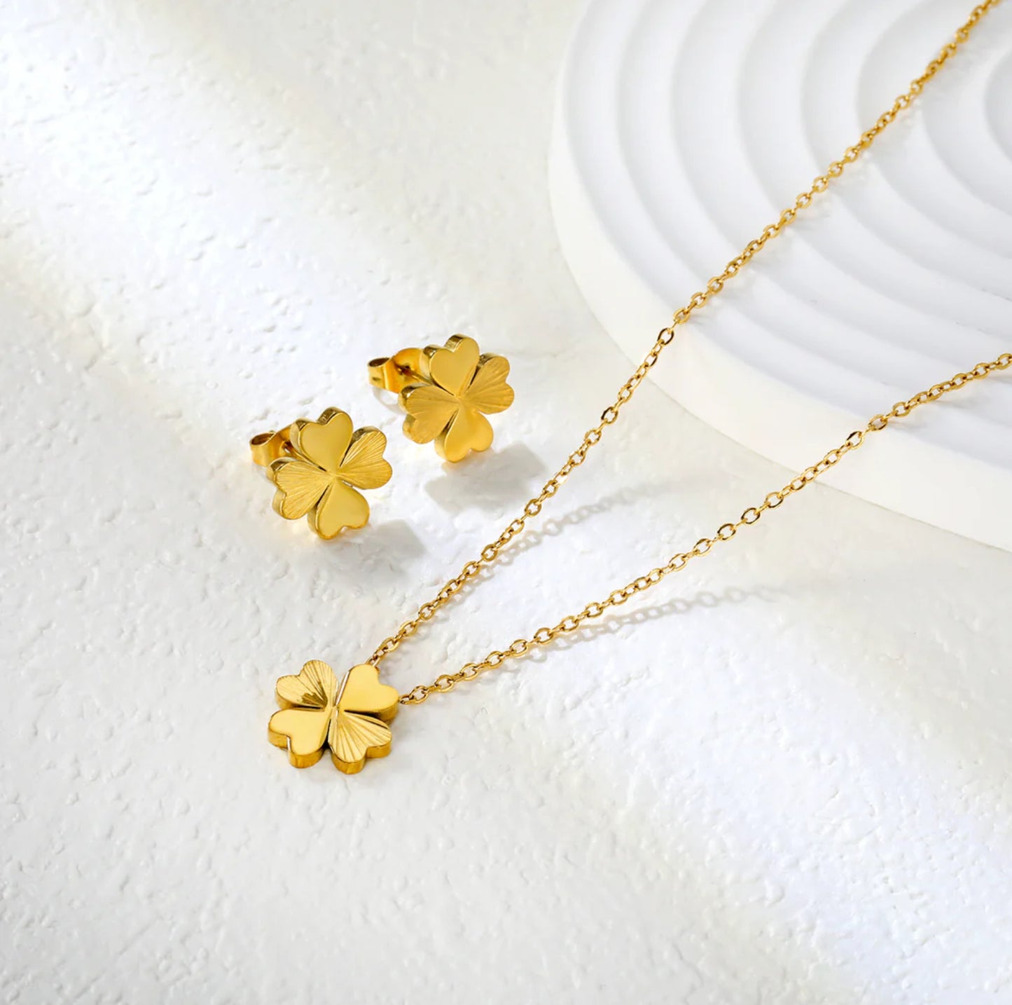 Inaya's Hearts of Clover