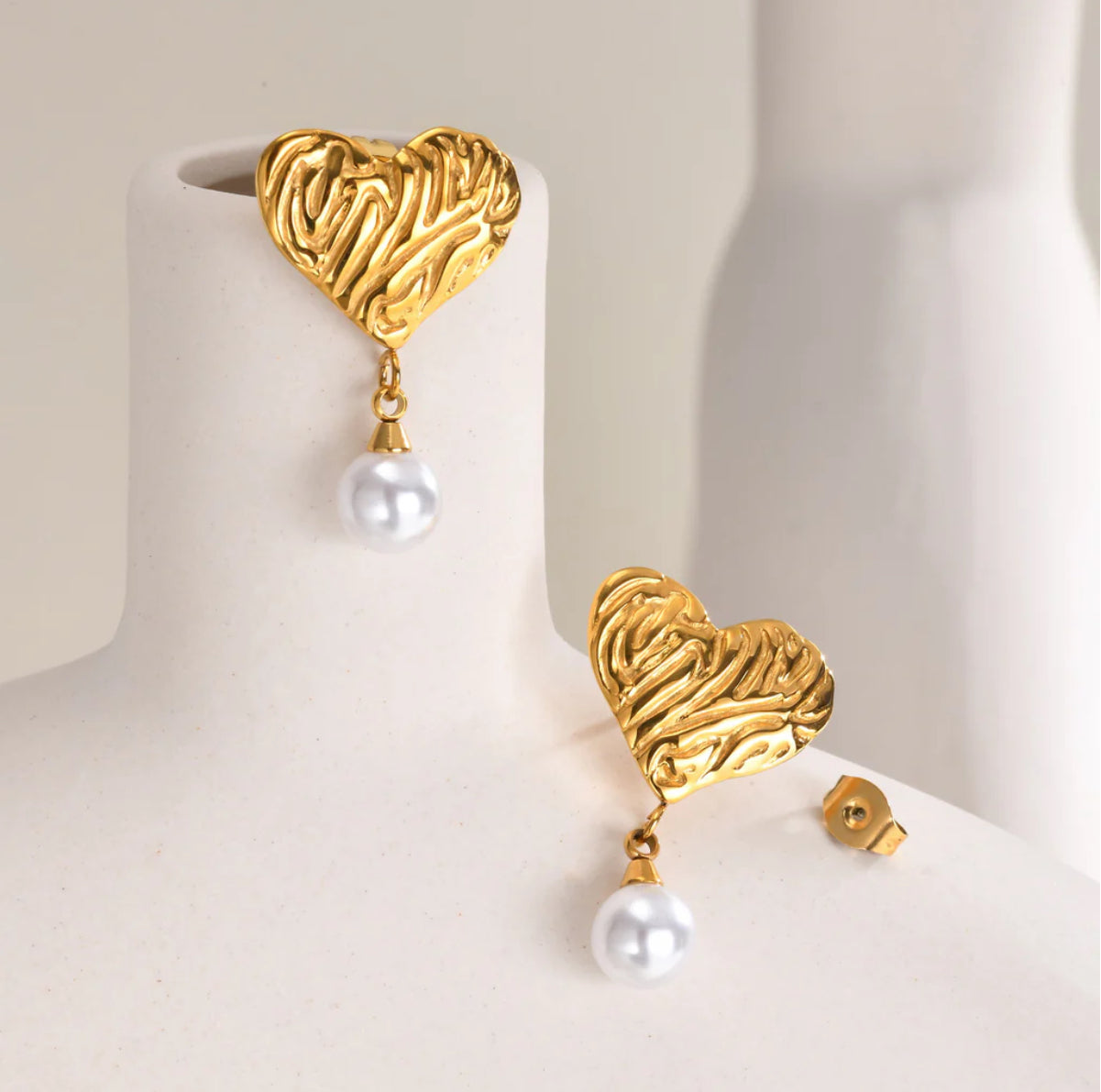 Emily Pearl Earrings