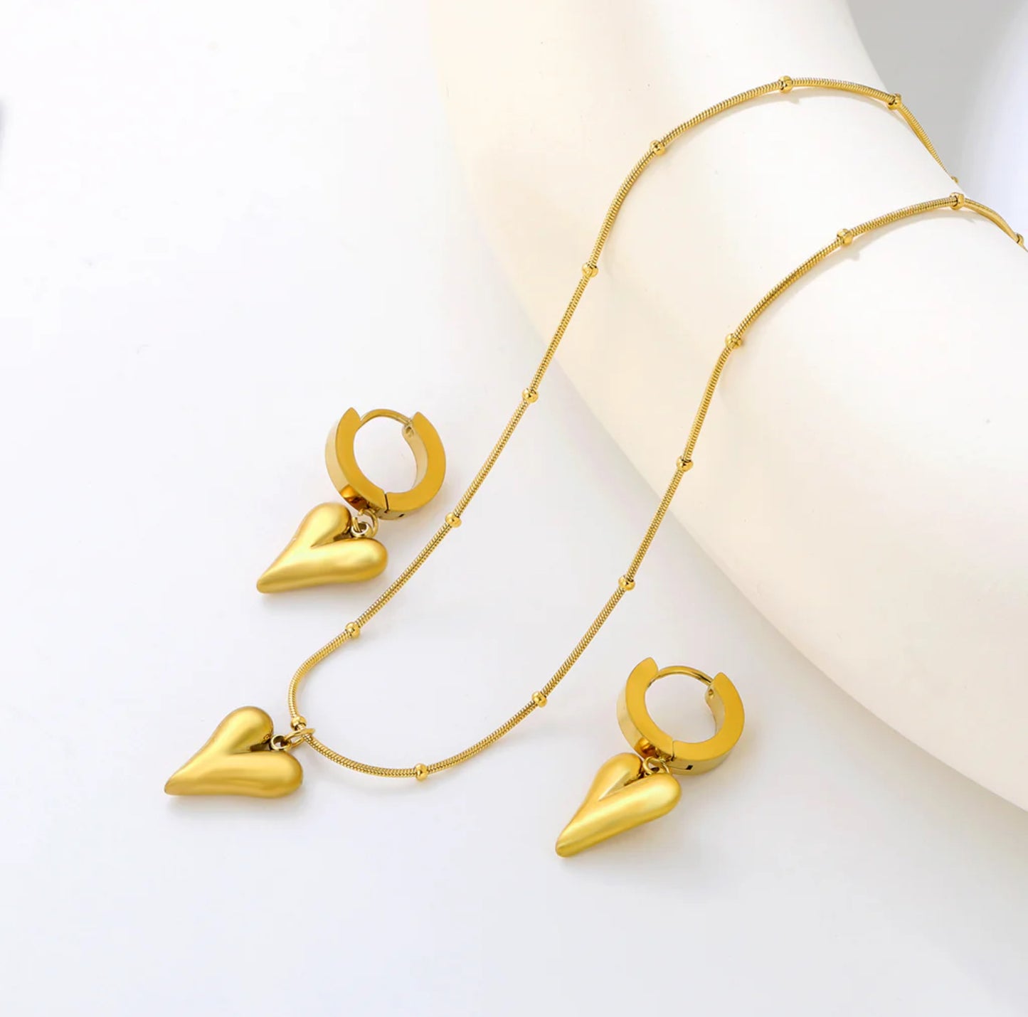 Aria's Golden Heartbeat Jewelry Set