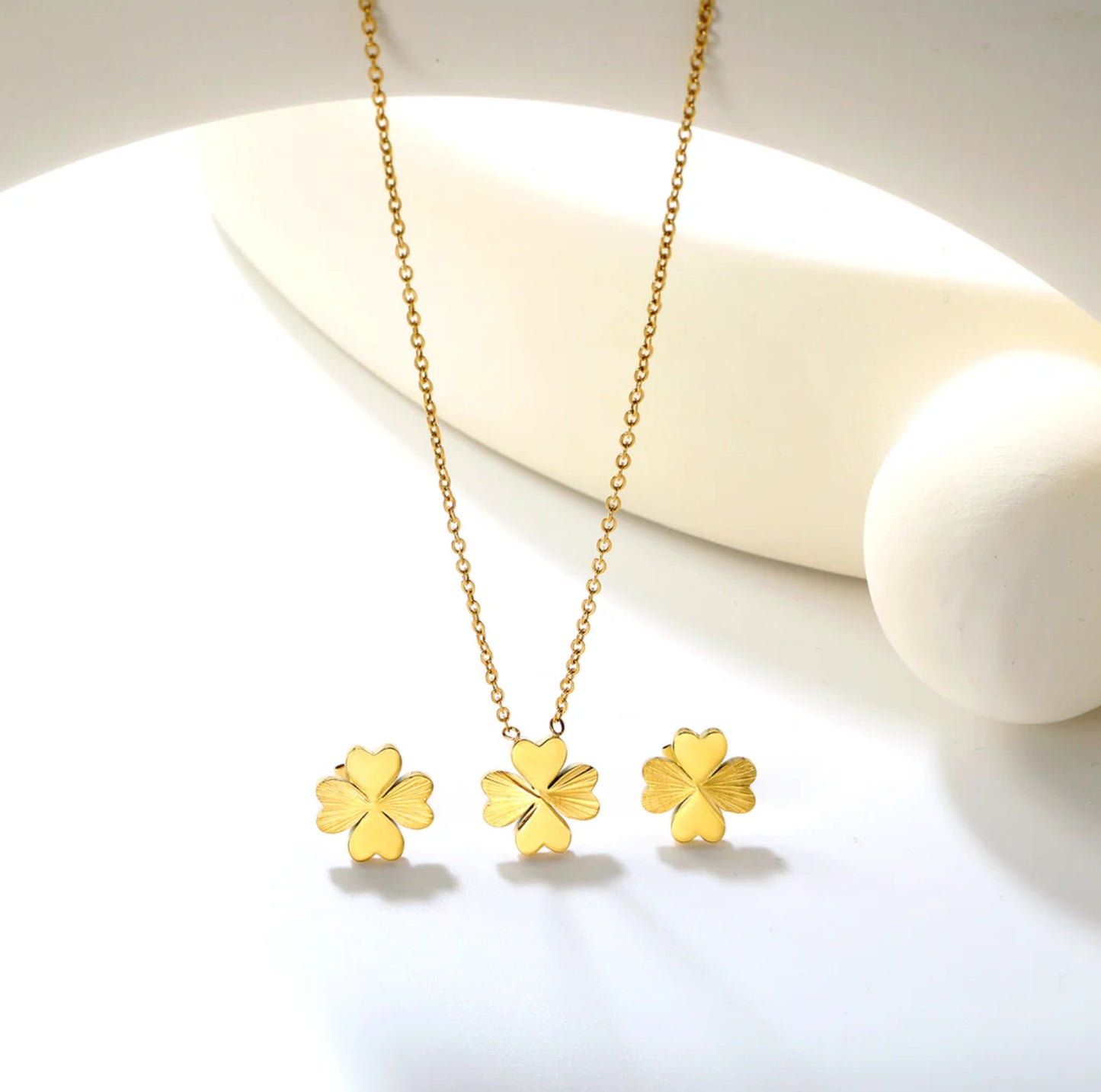 Inaya's Hearts of Clover