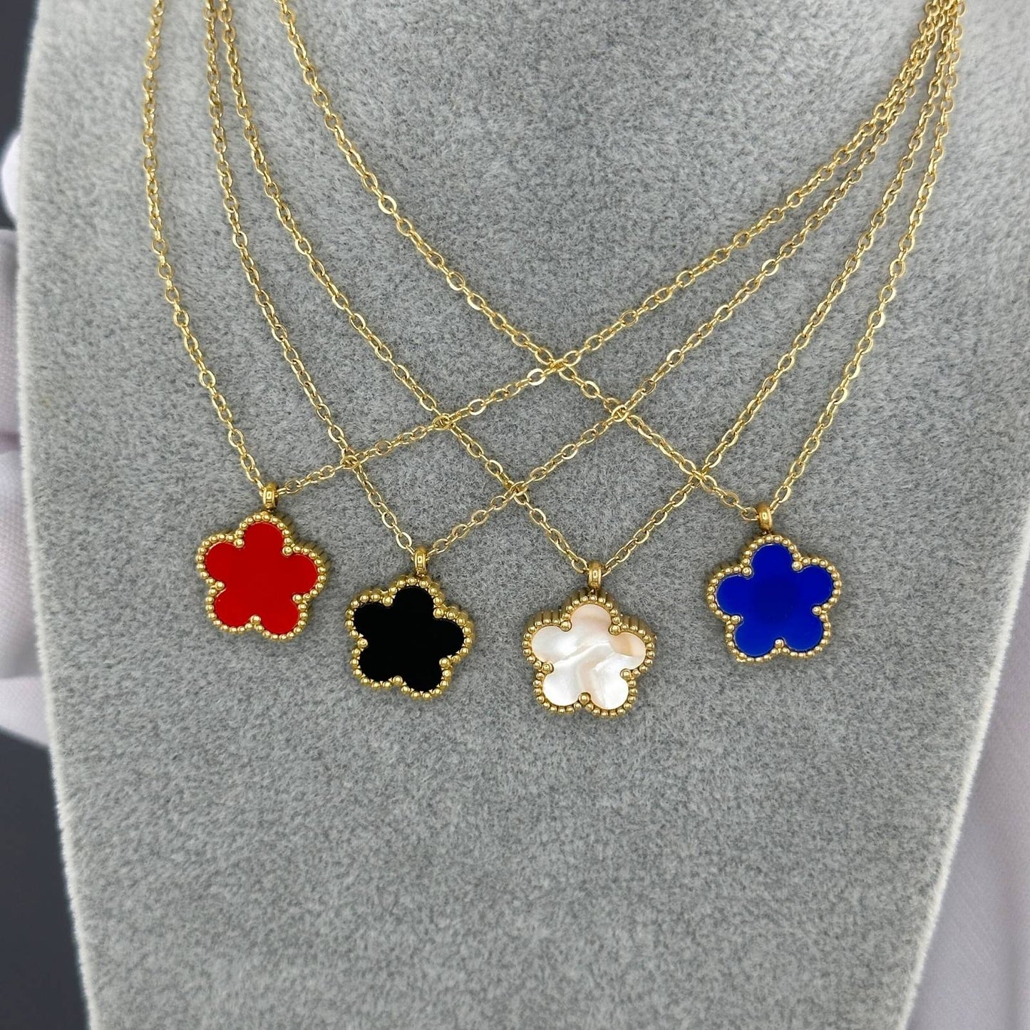 Noir Bloom Pendant Necklace