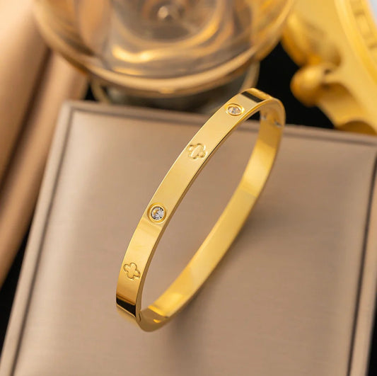 Clover Shine Signature Bangle