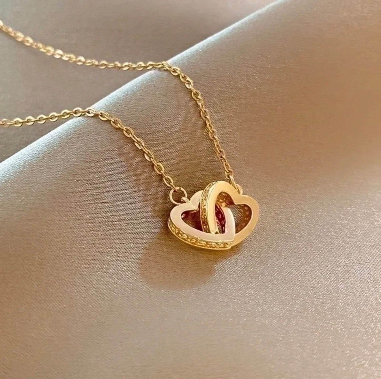 Linked Heart Glow Necklace