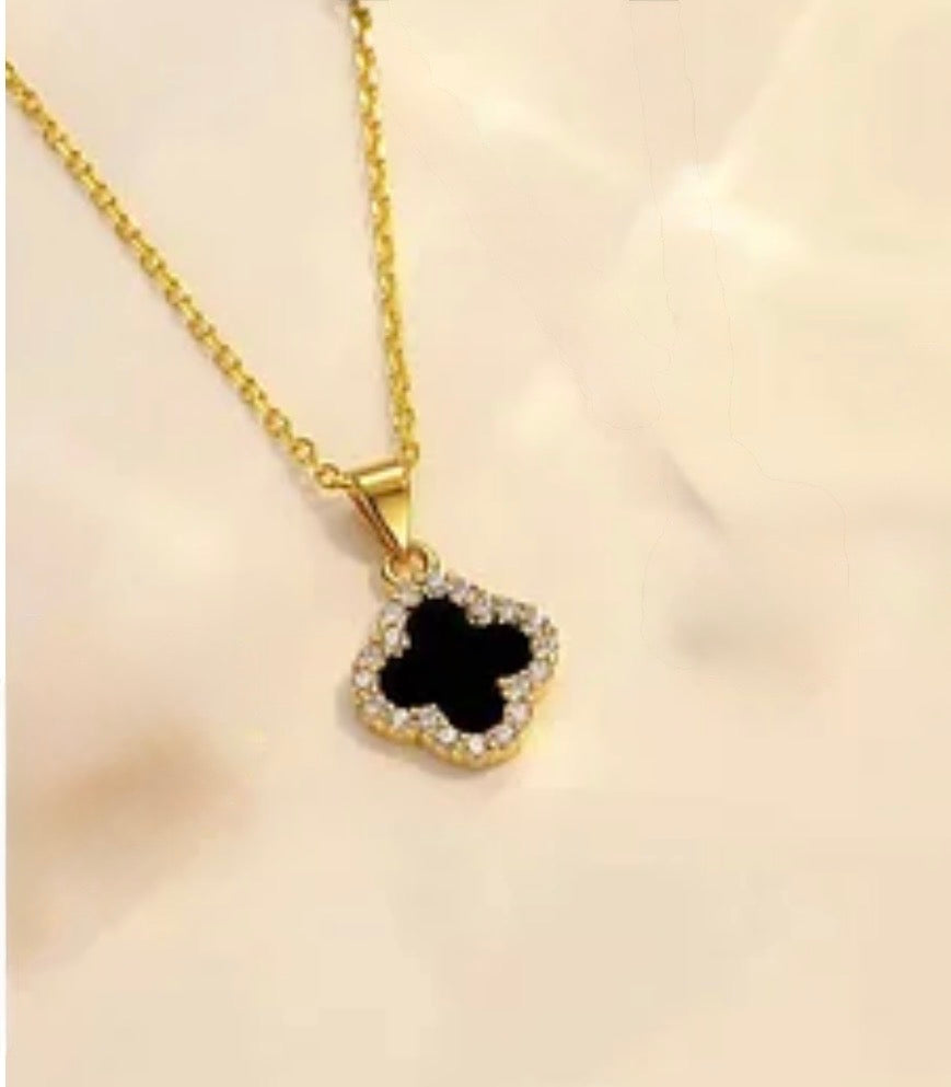 Midnight Clover Necklace with Zircon