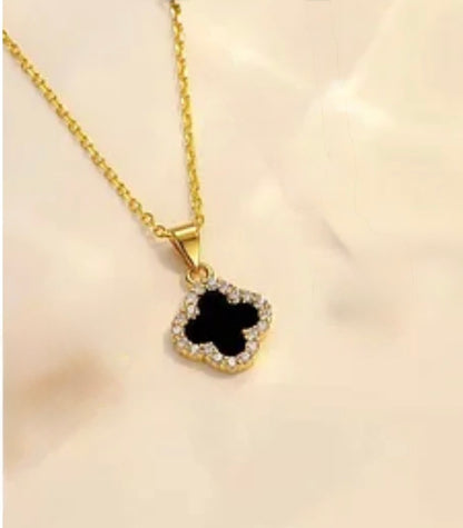Midnight Clover Necklace with Zircon