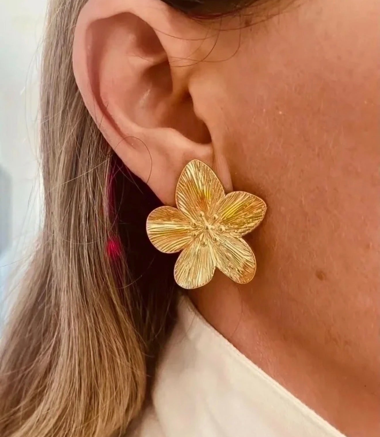 Alia Gold Earrings
